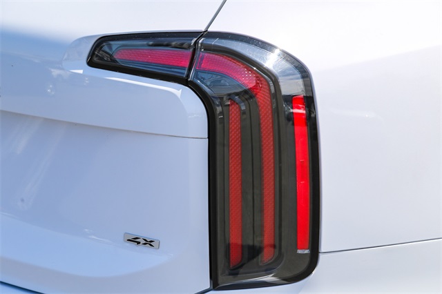 Vehicle image 26 of 27