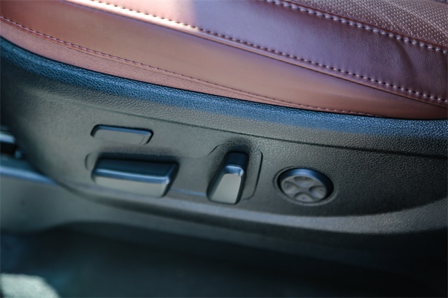 Vehicle image 22 of 27