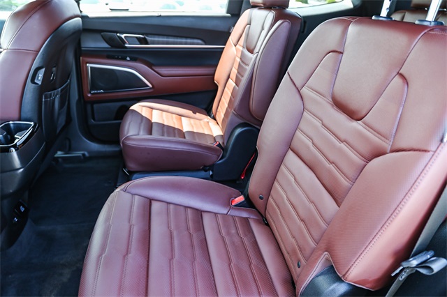 Vehicle image 12 of 27