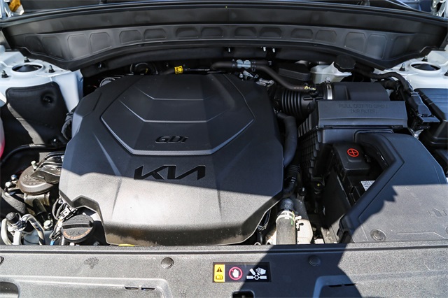 Vehicle image 8 of 27