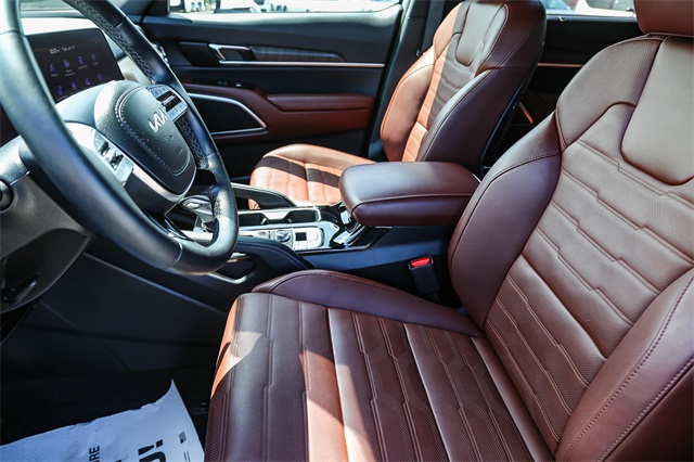 Vehicle image 15 of 27