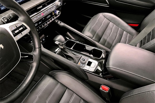 Vehicle image 15 of 41