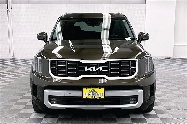 Vehicle image 2 of 41