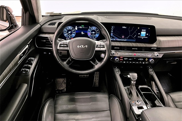 Vehicle image 7 of 41