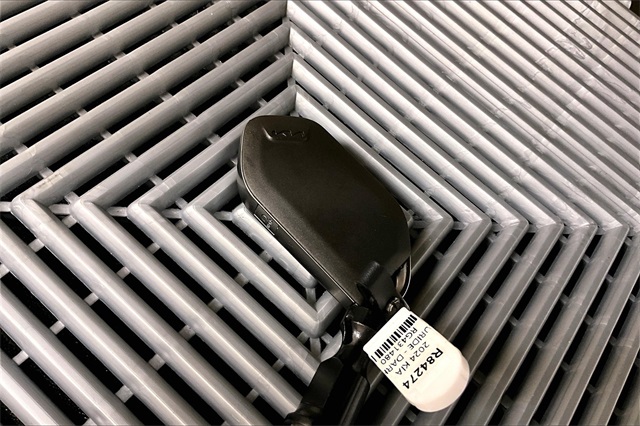 Vehicle image 13 of 41