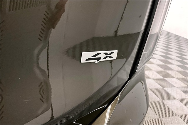 Vehicle image 10 of 41