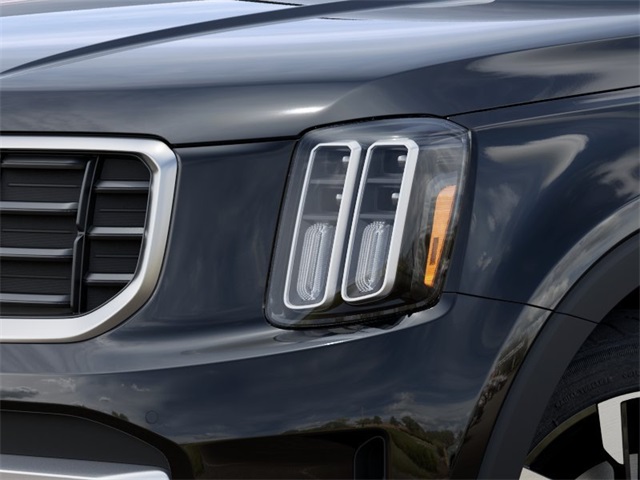 Vehicle image 13 of 28
