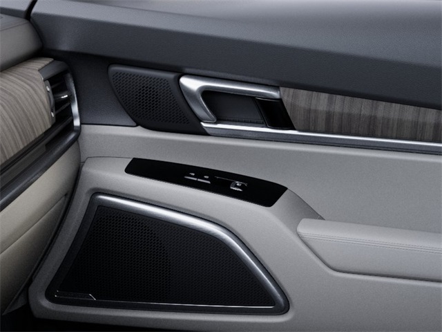 Vehicle image 27 of 28
