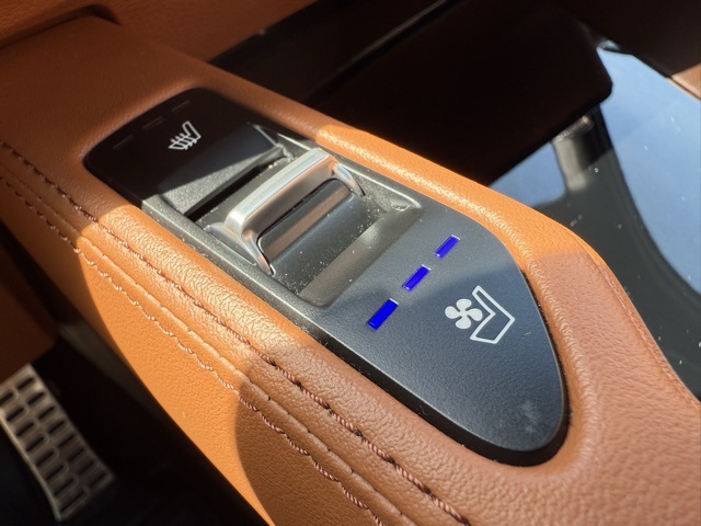 Vehicle image 58 of 69