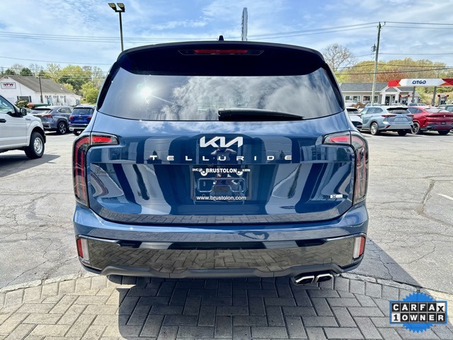 Vehicle image 13 of 69