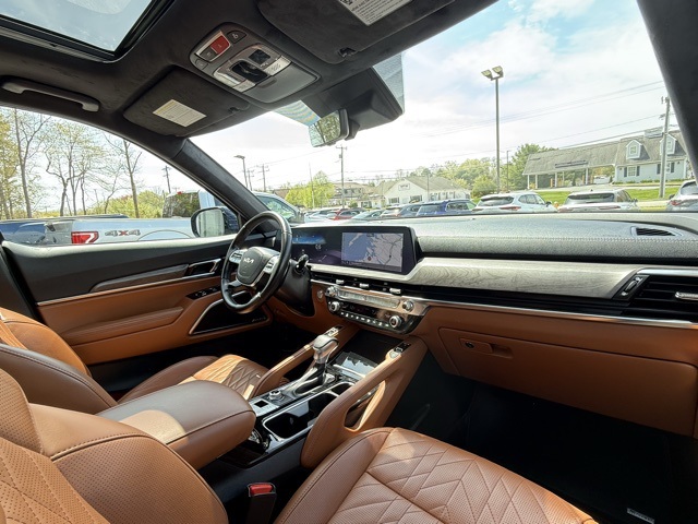 Vehicle image 30 of 69
