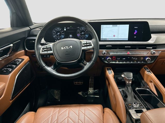 Vehicle image 24 of 37