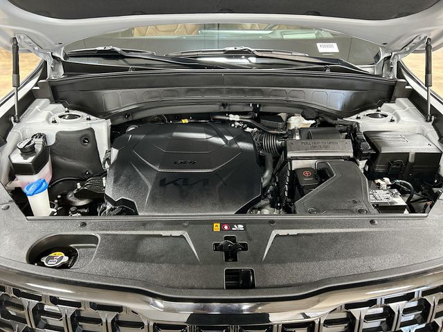 Vehicle image 33 of 37