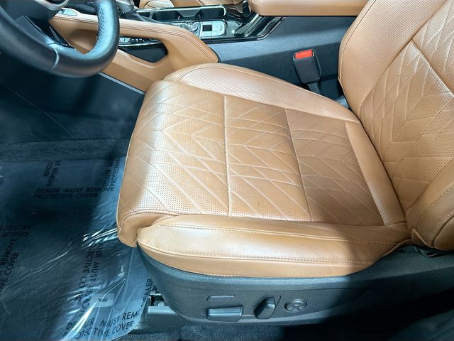 Vehicle image 20 of 37