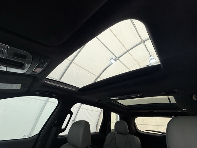 Vehicle image 39 of 47
