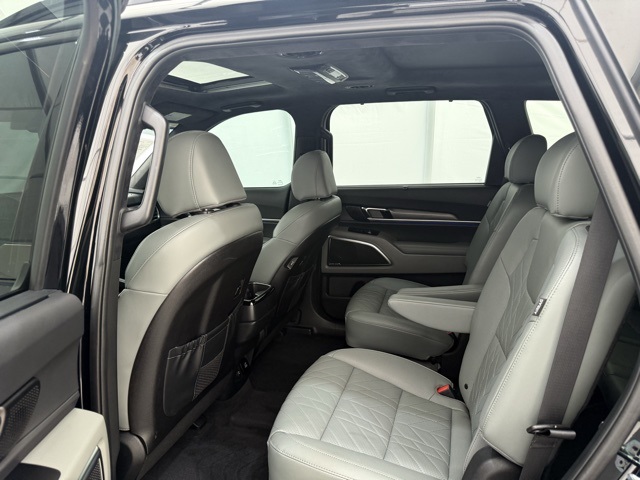 Vehicle image 14 of 47