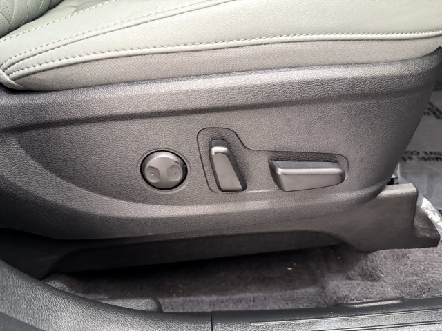 Vehicle image 37 of 47