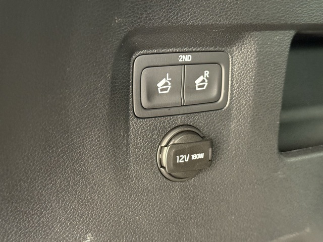 Vehicle image 28 of 47