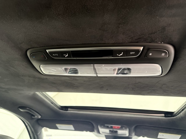 Vehicle image 41 of 47
