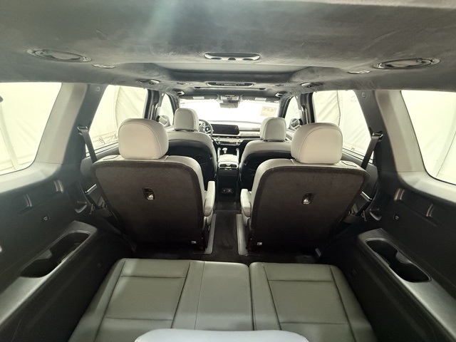 Vehicle image 44 of 47
