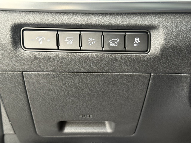 Vehicle image 27 of 47