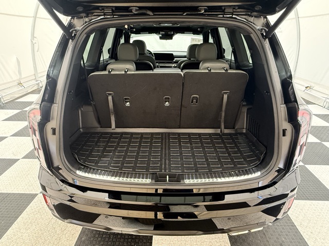 Vehicle image 9 of 47