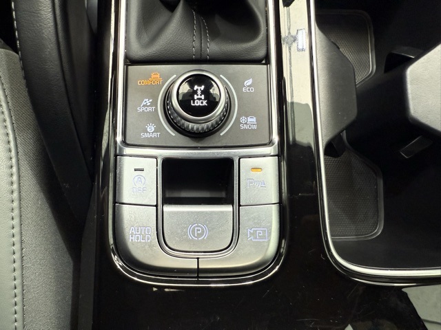 Vehicle image 22 of 47
