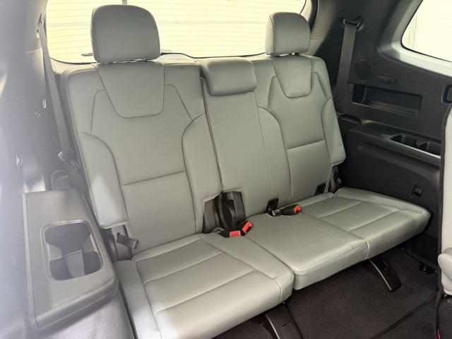 Vehicle image 13 of 47
