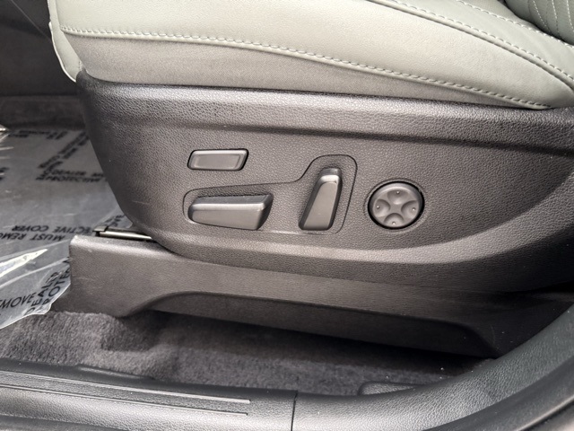 Vehicle image 42 of 47
