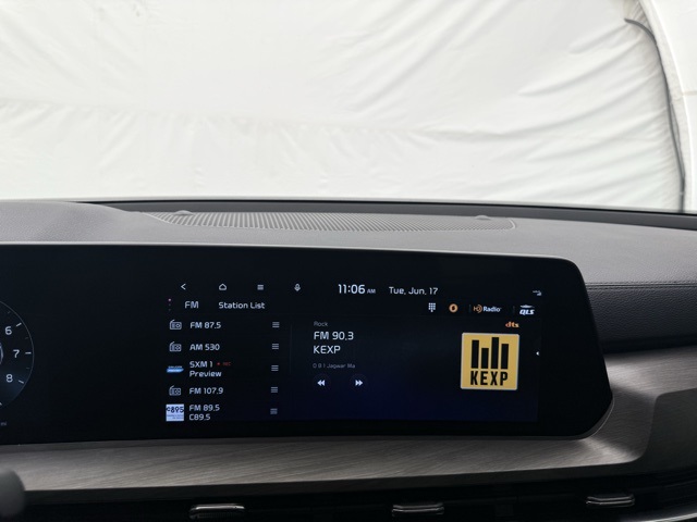 Vehicle image 43 of 47
