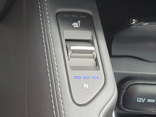Vehicle image 23 of 33