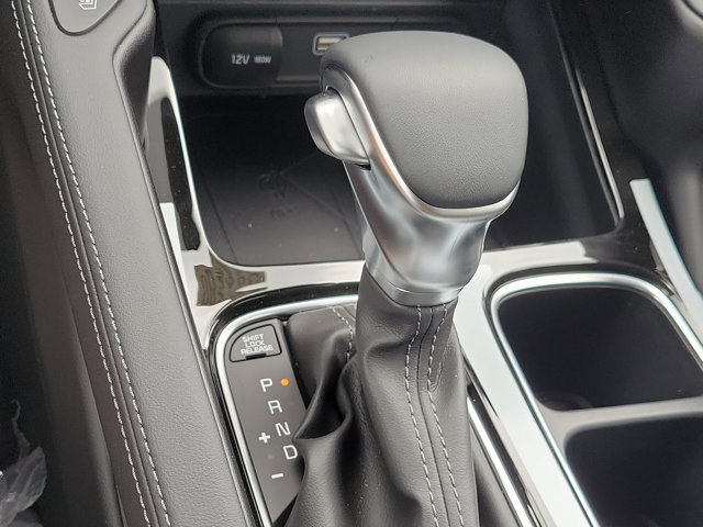 Vehicle image 19 of 33