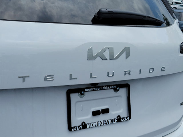 Vehicle image 26 of 33