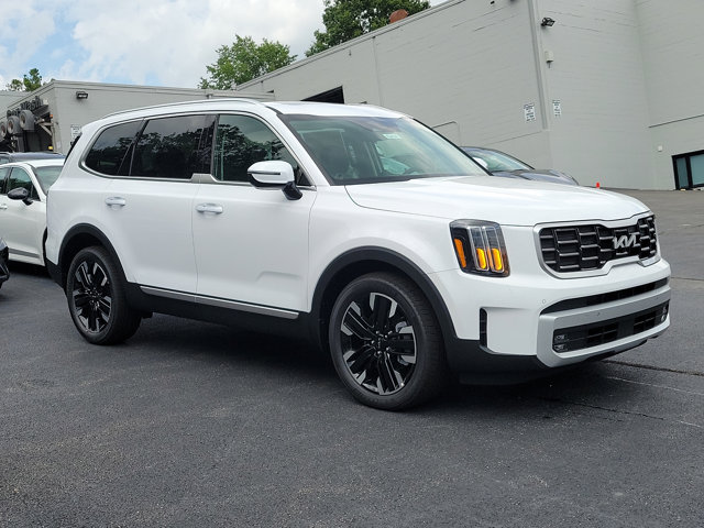 Vehicle image 2 of 33