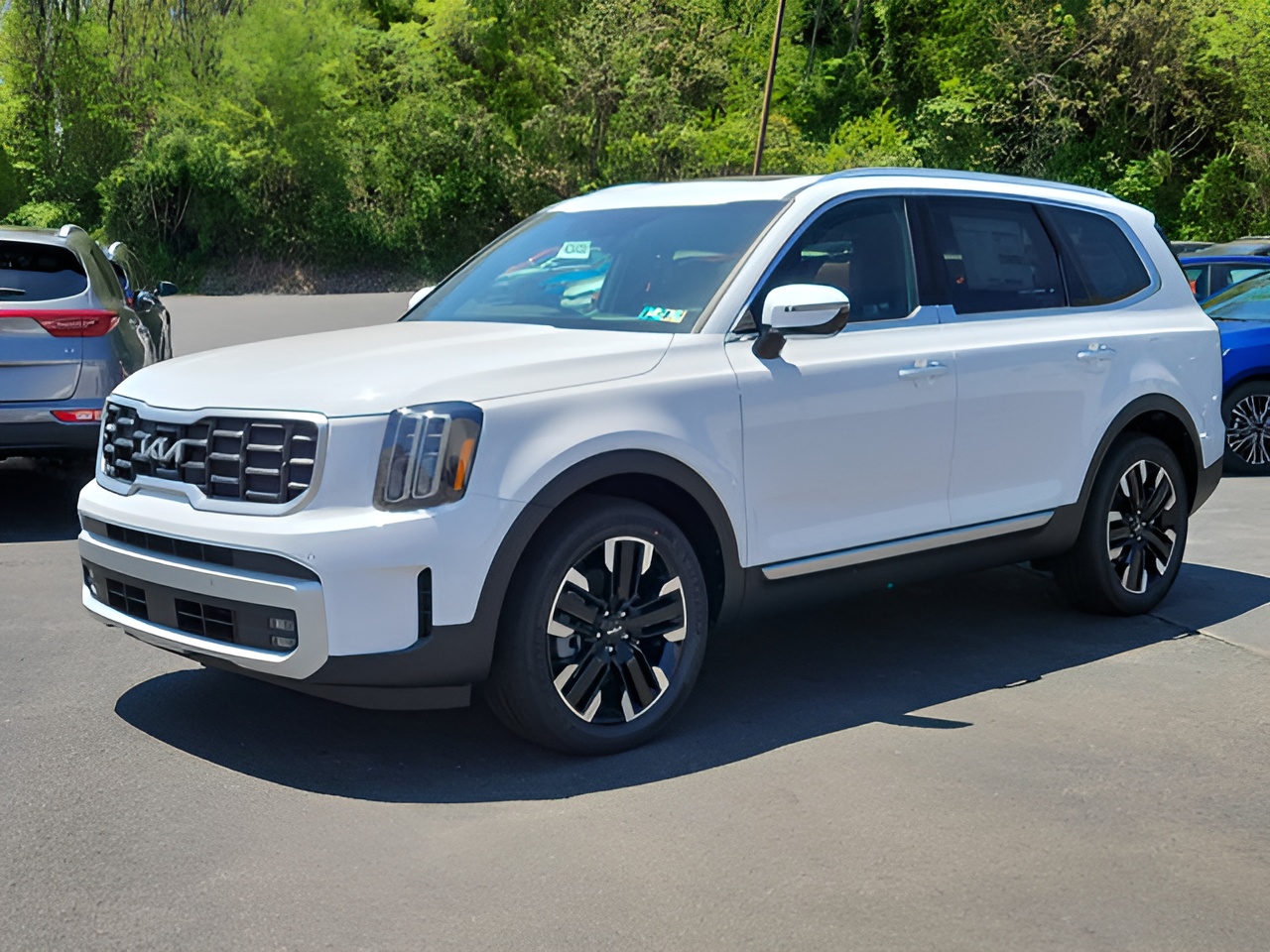 Vehicle image 28 of 33