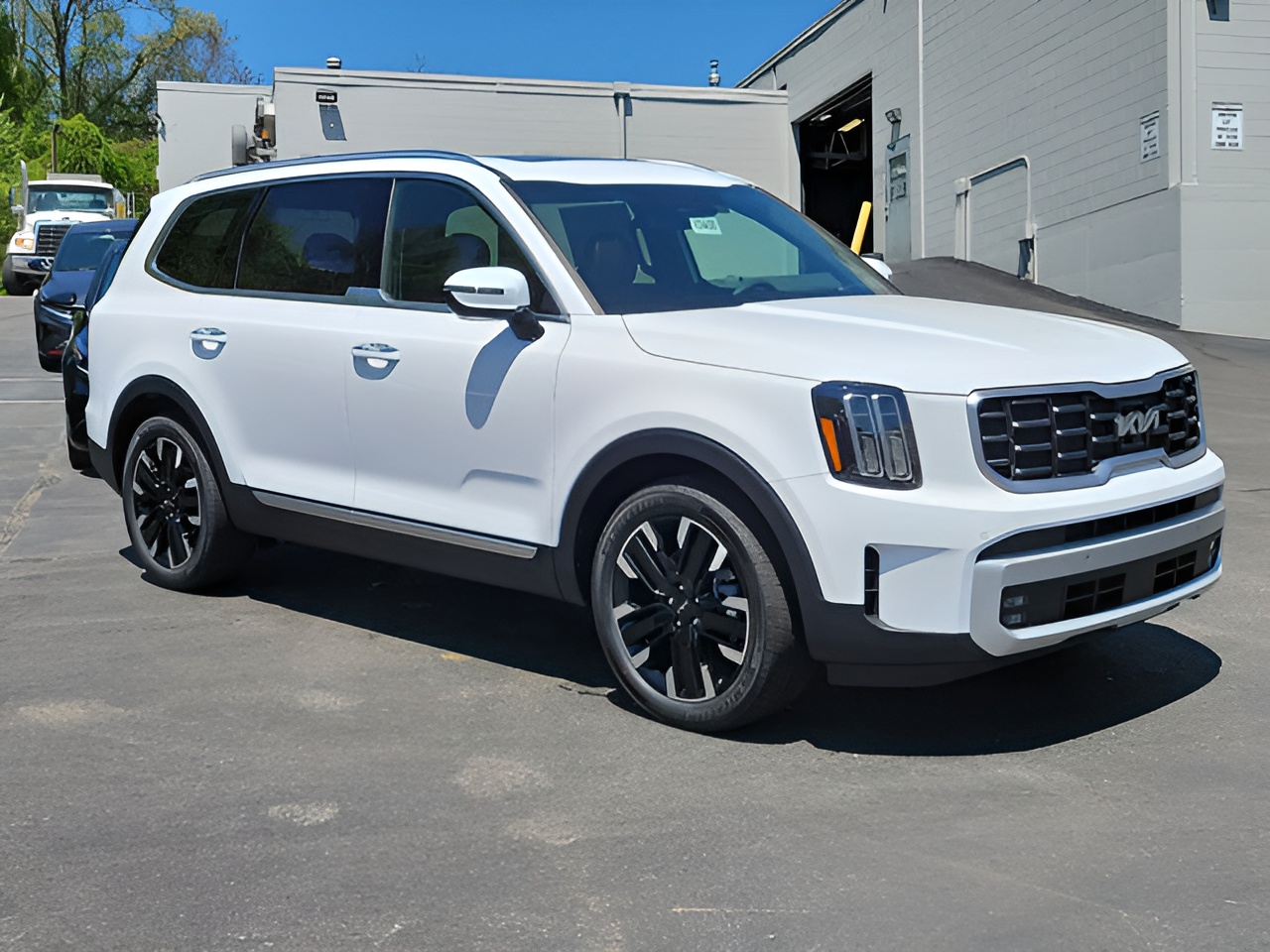 Vehicle image 29 of 33