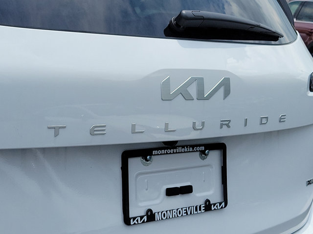 Vehicle image 22 of 33