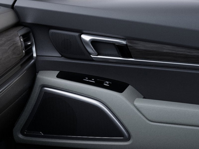 Vehicle image 26 of 33