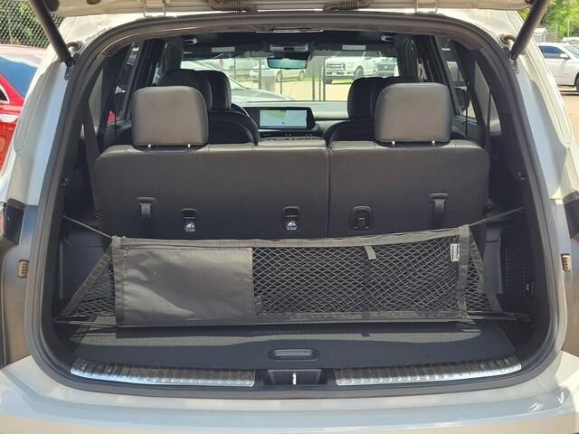 Vehicle image 8 of 34