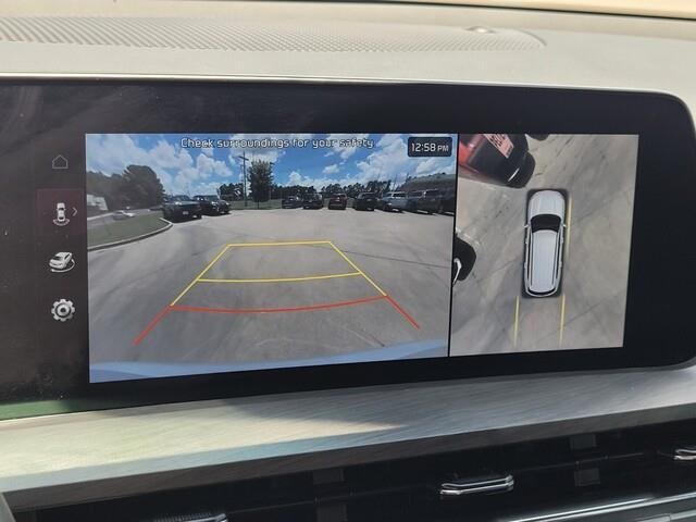 Vehicle image 20 of 34