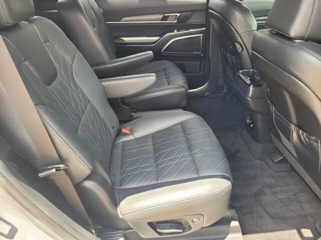 Vehicle image 11 of 34