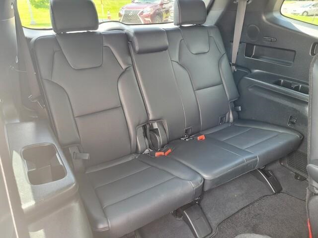 Vehicle image 12 of 34