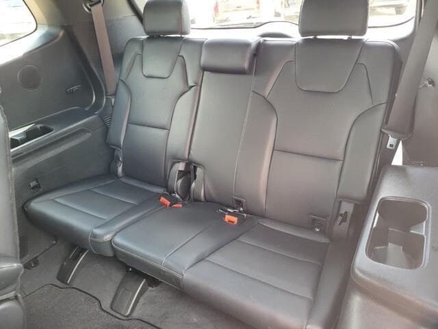 Vehicle image 9 of 34