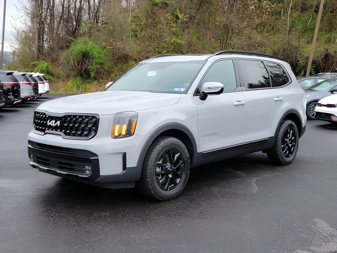 Vehicle image 28 of 33