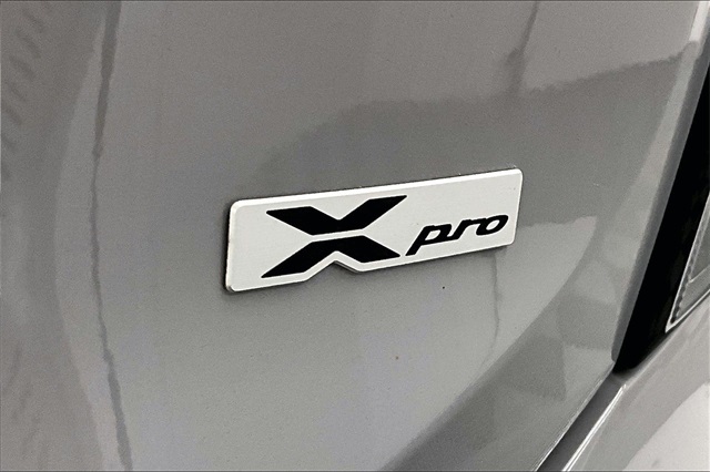 Vehicle image 10 of 40