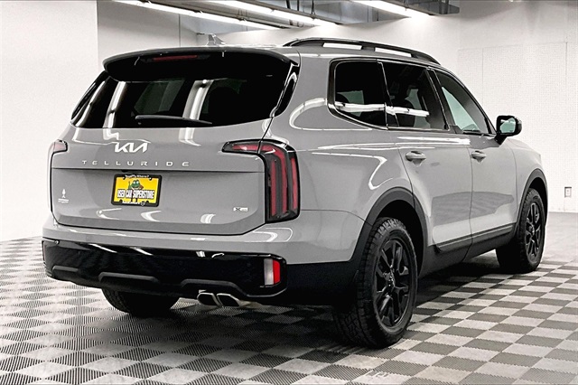 Vehicle image 4 of 40