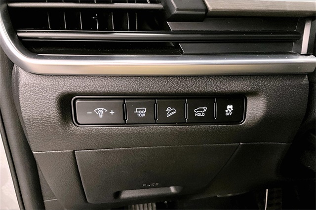 Vehicle image 29 of 40