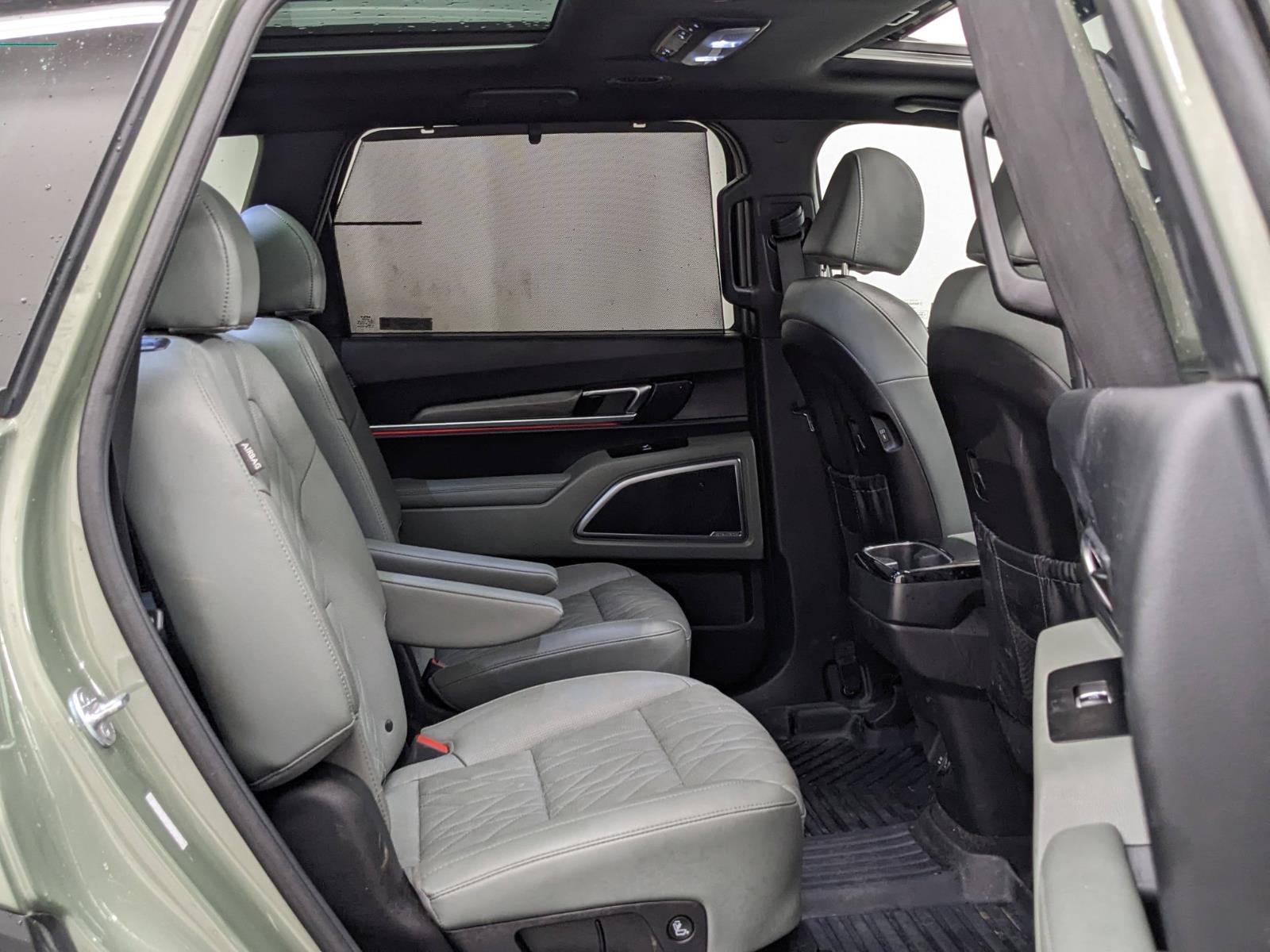 Vehicle image 26 of 40