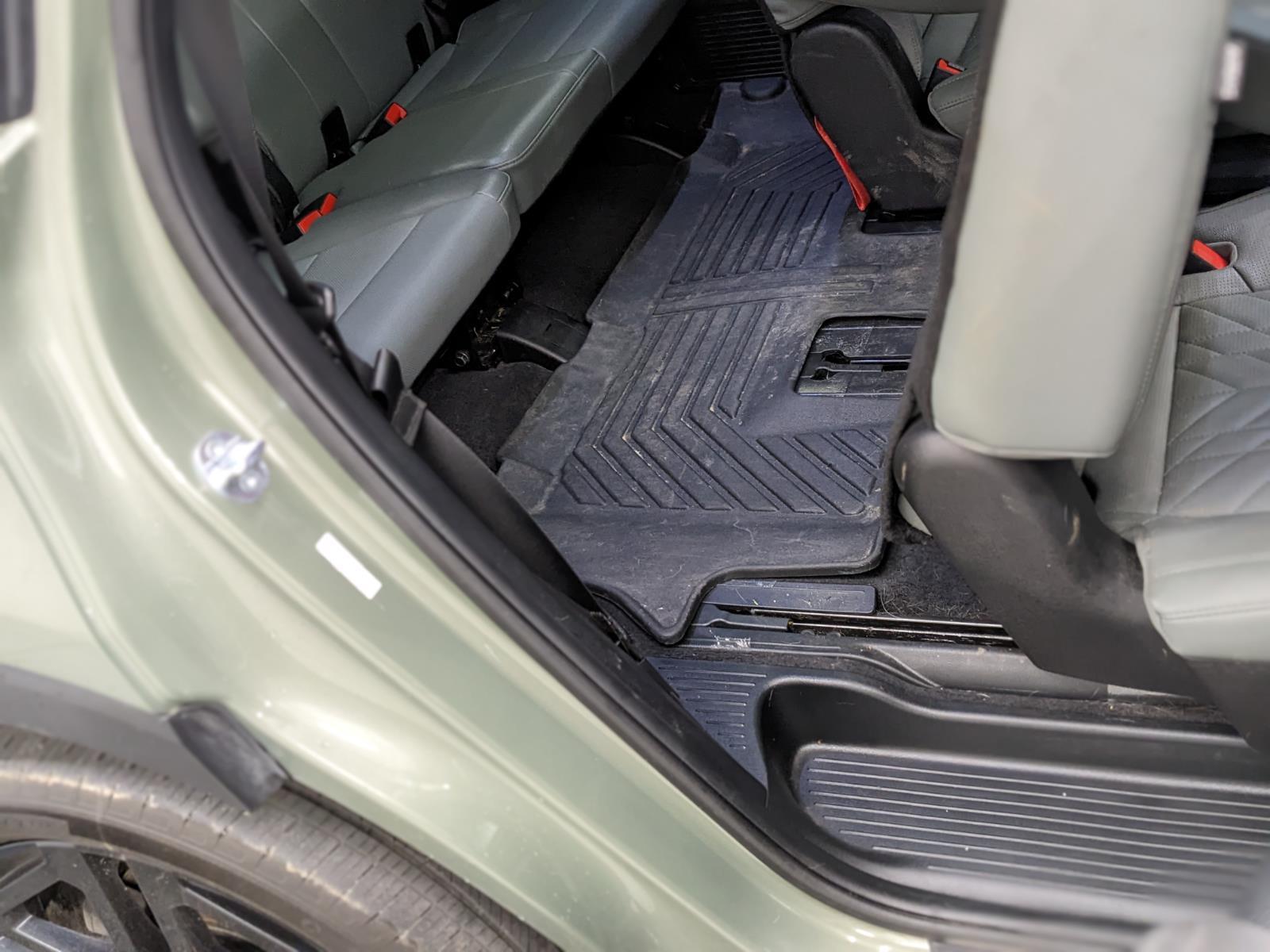 Vehicle image 28 of 40