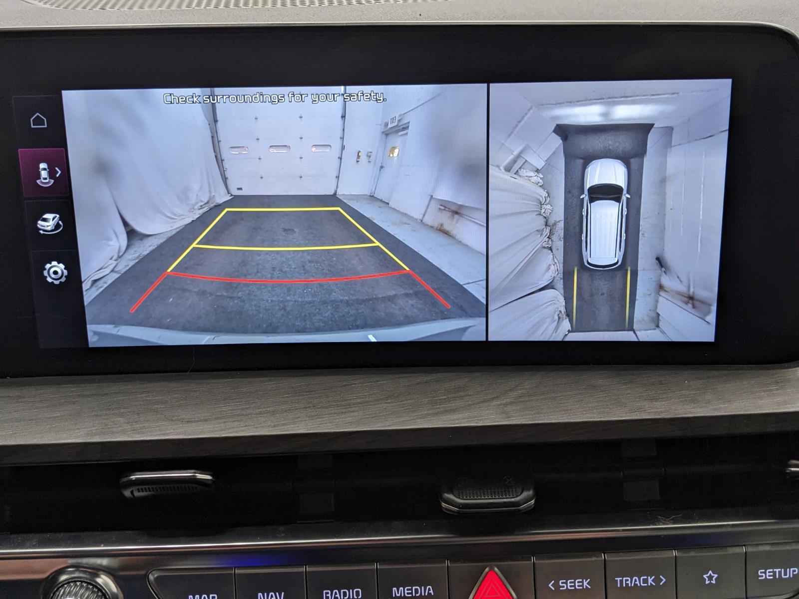 Vehicle image 16 of 40